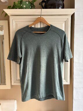 Lululemon Metal Vent Tech Tee Shirt Green Men's Large Athleisure Activewear